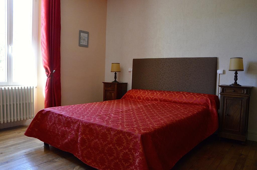 Bed and Breakfast Le Vieux Noyer Saint-Maurice-de-Tavernole Zimmer foto